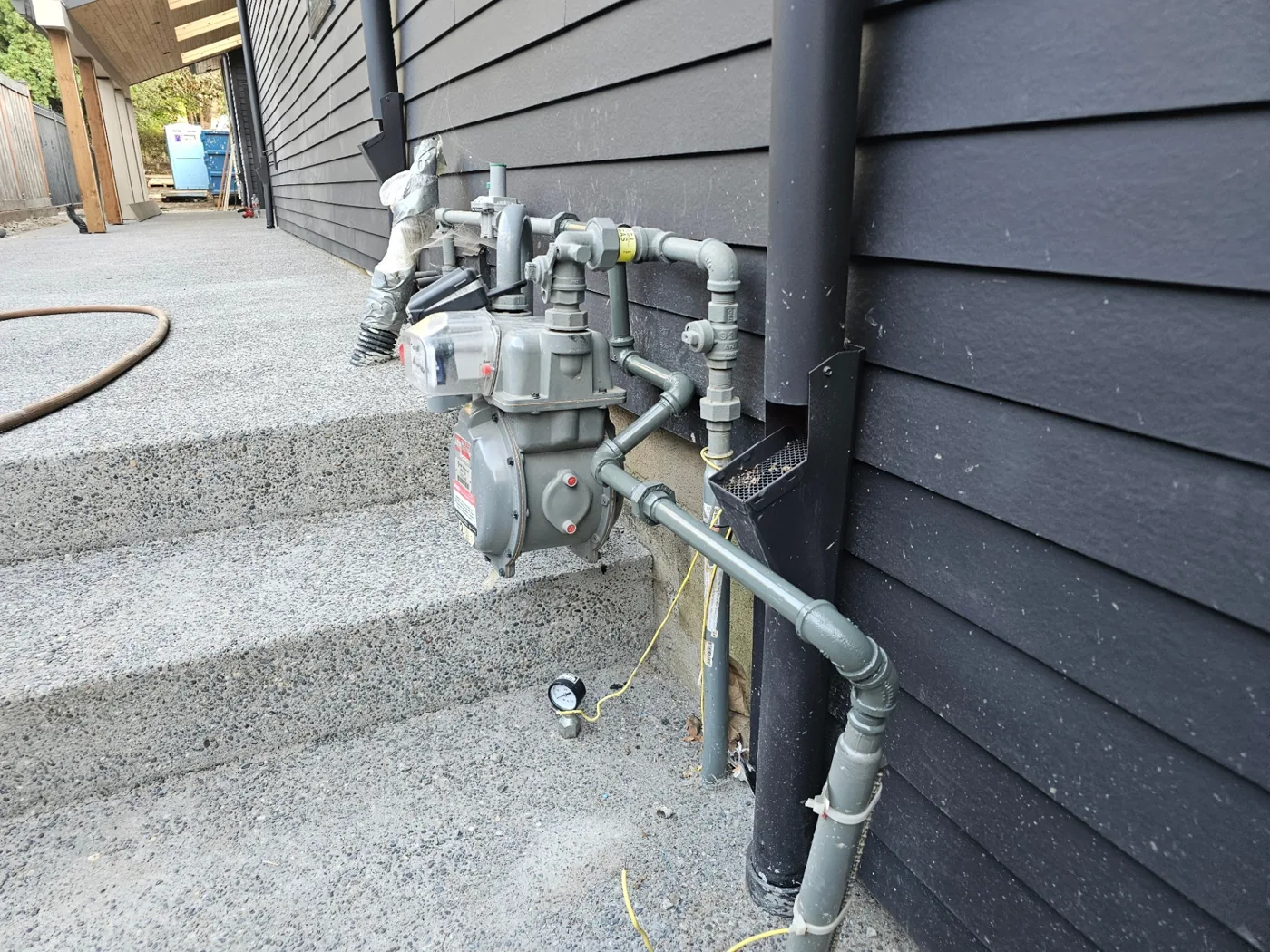 Side-yard natural gas meter and service line installation in Vancouver, WA